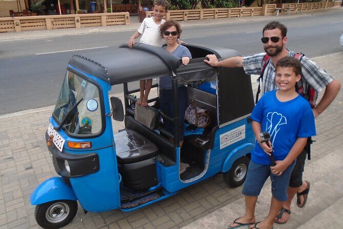 Colombo Tuk Tuk City Tour -Sightseeing Entry Fees & Food Included - Key Points