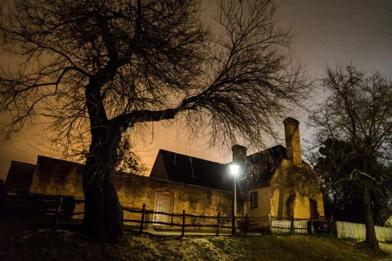 Colonial Ghosts: Ghostly Whispers of Williamsburg Ghost Tour - Authentic Horror, History, and Fun