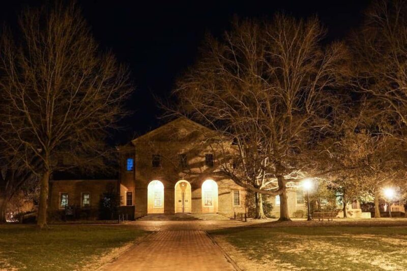 Colonial Ghosts: Ghostly Whispers of Williamsburg Ghost Tour - Who Should Consider This Tour?