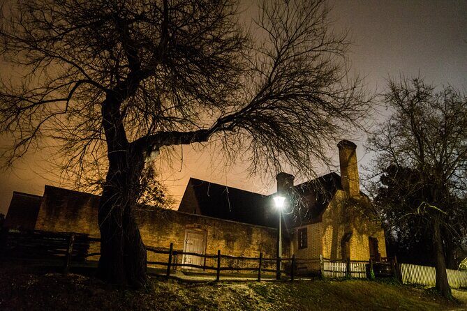 Colonial Ghosts Ultimate Dead of Night Haunted Ghost Tour - Colonial Williamsburg’s Merchants Square