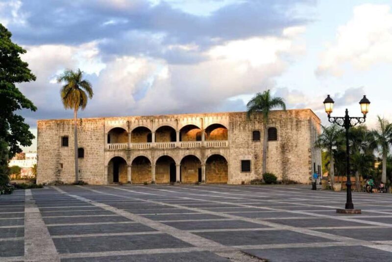 Colonial Zone: Historical Tour with a visit to the Columbus Lighthouse and Tres Ojos Park - Additional Highlights: Monuments and Museums