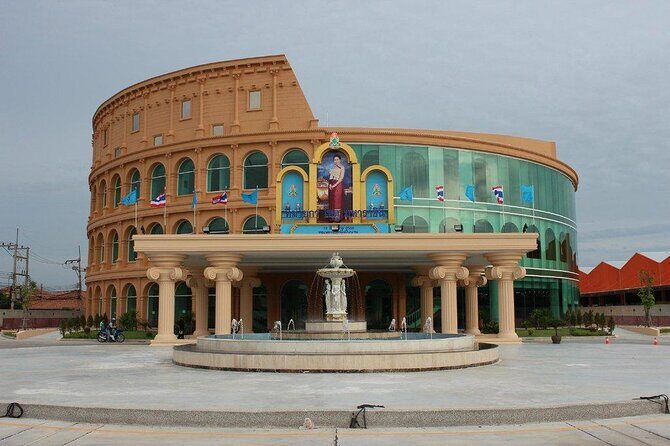 Colosseum Show Pattaya Ticket Admission - Key Points