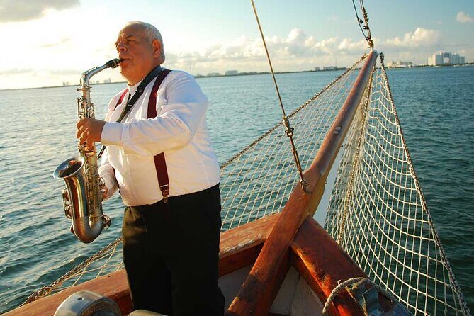 Columbus Romantic Dinner & Live Saxophone over Nichupte Lagoon - Why This Tour Offers Value