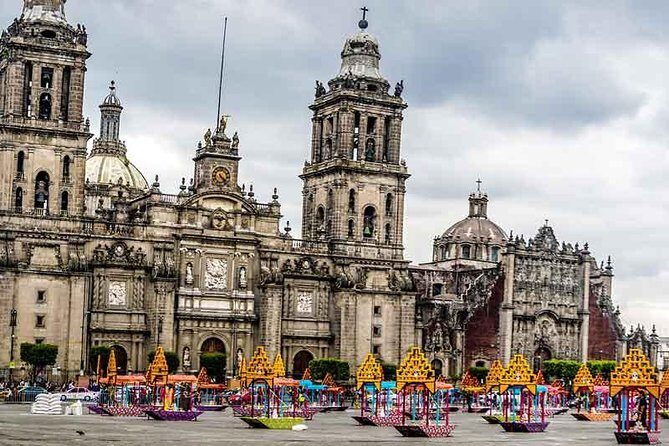 Combo 2 days. Day1: Mexico City Tour & Pyramids. Day2: Xochimilco & Frida Kahlo - The First Day: Mexico City’s Historic Heart and the Pyramids
