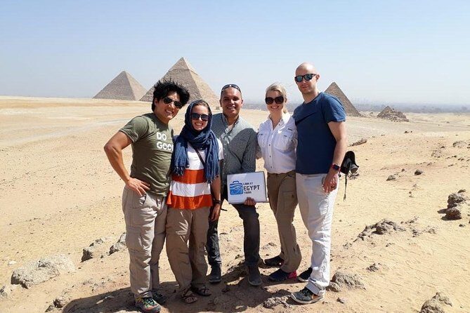 Combo Deal- Visit Pyramids of Giza & Egyptian Museum with Nile Dinner Cruise - A Day in Cairo: What to Expect