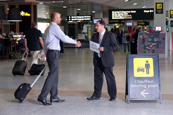 Comfort Private Airport Transfer: OR Tambo Airport (JNB) - Walking Through the Experience