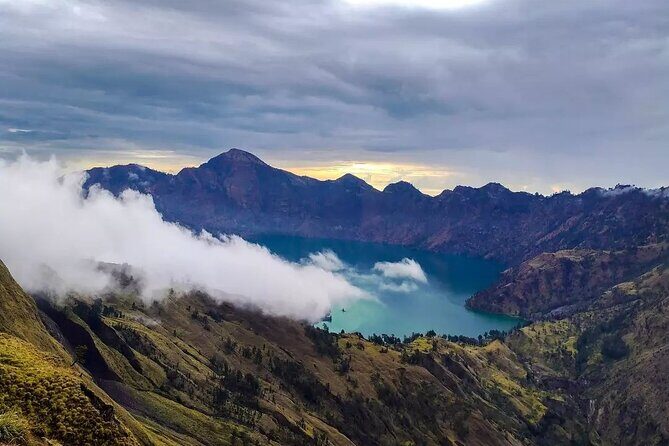 Conquer Mount Rinjani Second Summit: A 2-Day, Lombok-Indonesia - An In-Depth Look at the Rinjani Second Summit Tour