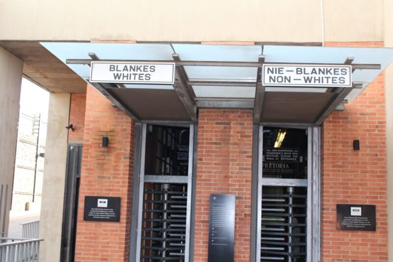 Constitutional Hill & Apartheid Museum Half Day Tour - Key Points