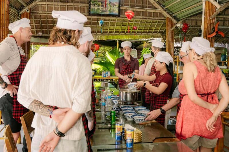 COOKING CLASS -BASKET BOAT - Who Should Consider This Tour
