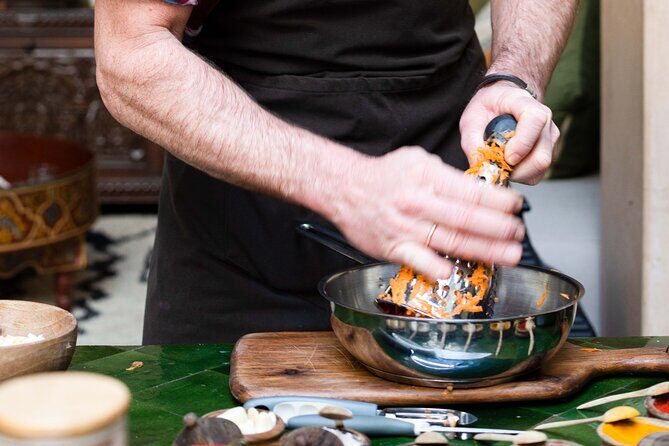 Cooking Course with Lunch & Pool Access in Day Pass - FAQ