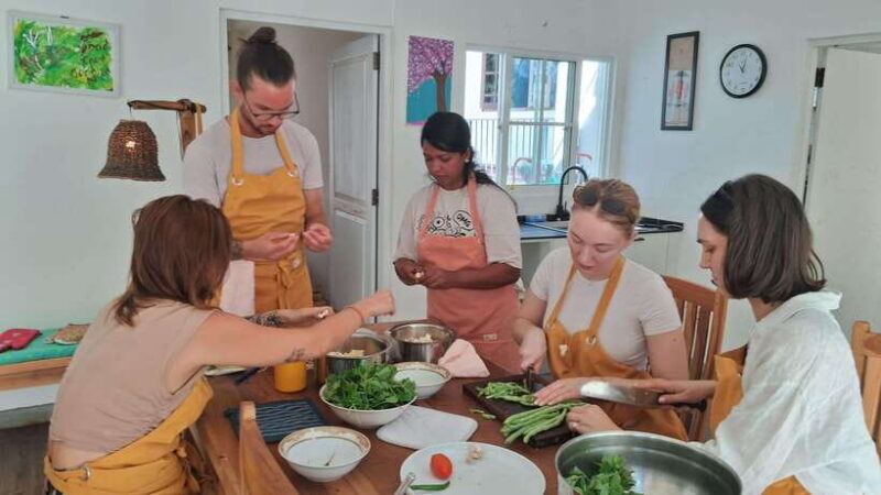 Cooking with Arun & Tamil Family - Introducing Cooking with Arun & Tamil Family: A Genuine Sri Lankan Culinary Experience
