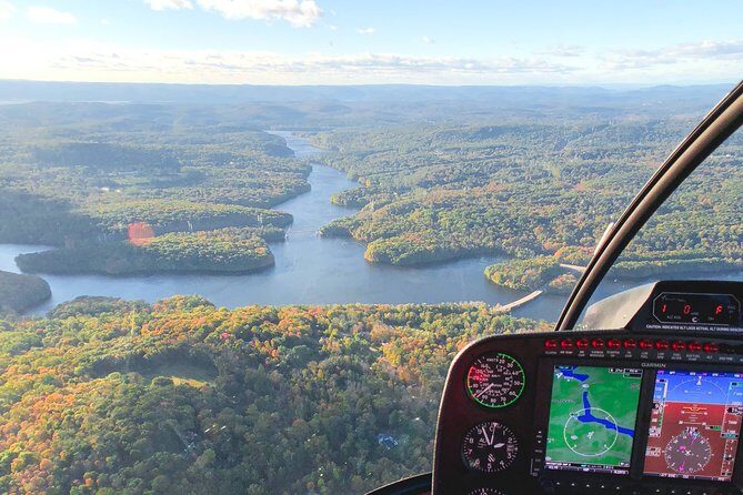 Couple's Private Hudson Valley Fall Foliage Helicopter Tour from Westchester - A Closer Look at the Experience