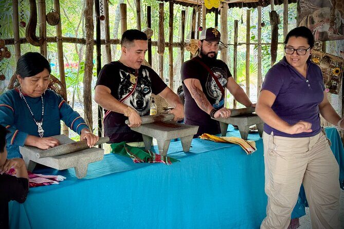 Cozumel: Honey Tasting & Hands-On Chocolate Experience - The Itinerary in Detail