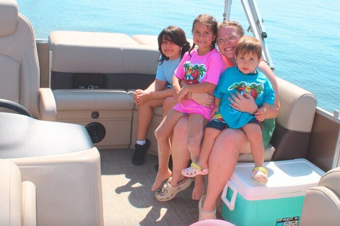 Crab Island: Pontoon Boat Rentals - Why Consider a Pontoon Boat Rental for Crab Island?