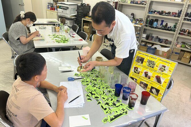 Create your Glass Artwork with Japanese Motifs in Tokyo - Who Will Get the Most Out of This Experience?