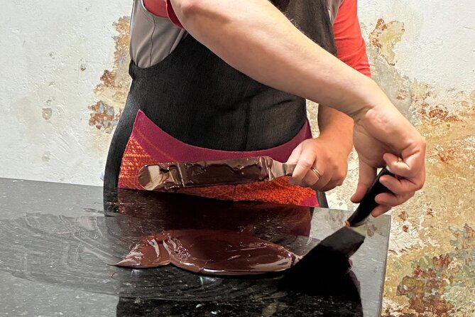 Create your own Oaxacan chocolate bar - Walking Through the Processing