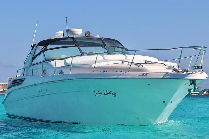 Cruise in Elegance: Luxury Yacht Rental in Cancun - A Closer Look at the Experience