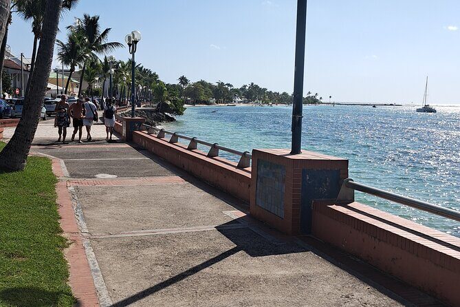 Cruise Stopover at Village Sainte Anne and its Beach - Key Points