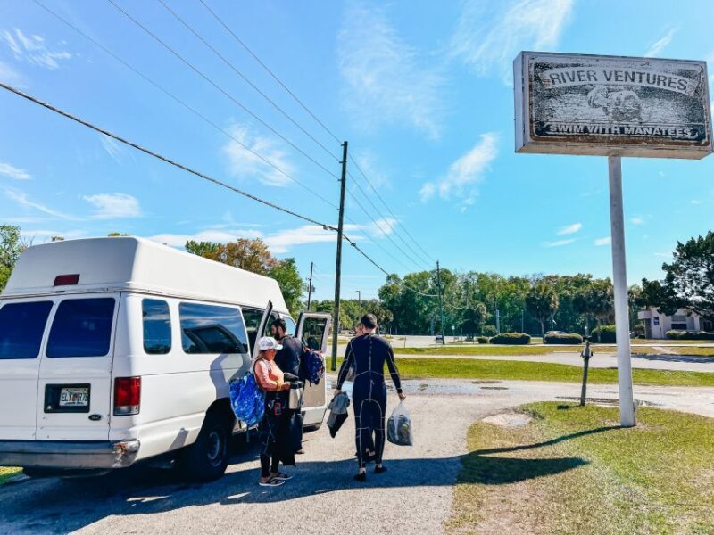 Crystal River: Manatee Snorkel Tour w/ In-Water Photographer - What Travelers Say