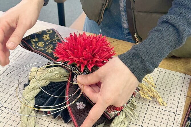 Cultural Osaka Art and Craft Class Journey - Experience Logistics: Meeting Points and Group Size