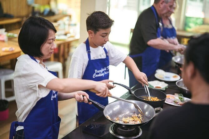 Customizable Thai Cooking Class with Onnuch Market in Bangkok - Key Points