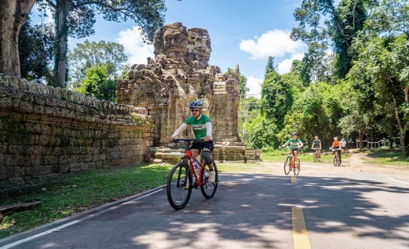 Cycle the Angkor Backroads inclusive Lunch at Local house - Who Should Consider This Tour?