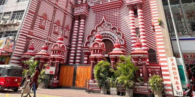 Cycling Through Colombo - Authentic Experiences and Guide Highlights