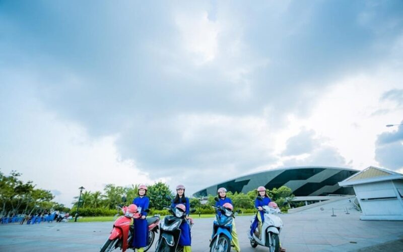 Da Nang By Night & Han River Dragon Cruise with a local food - A Deep Dive into the Experience: What to Expect and Why It Matters