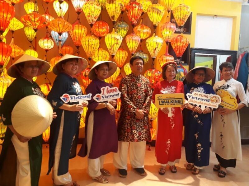 Da Nang: Experience Vietnamese Elegance w Ao Dai in Showroom - Group Size and Accessibility