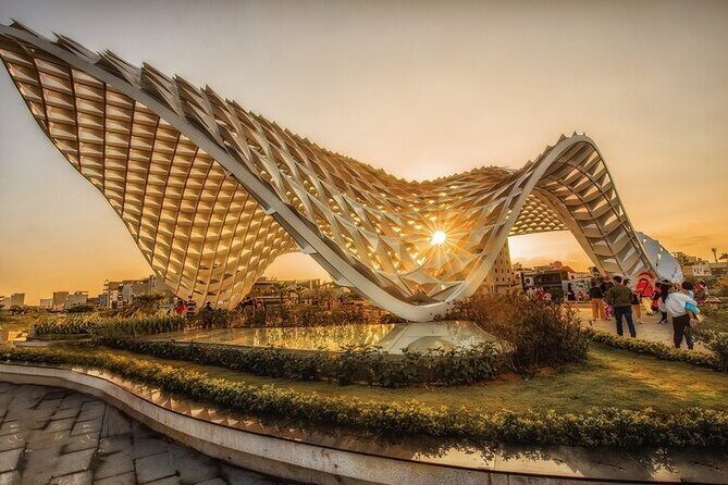 Da Nang Night Foodie Tour City and Han River Cruise By Private - Discovering Da Nang’s Evening Charm
