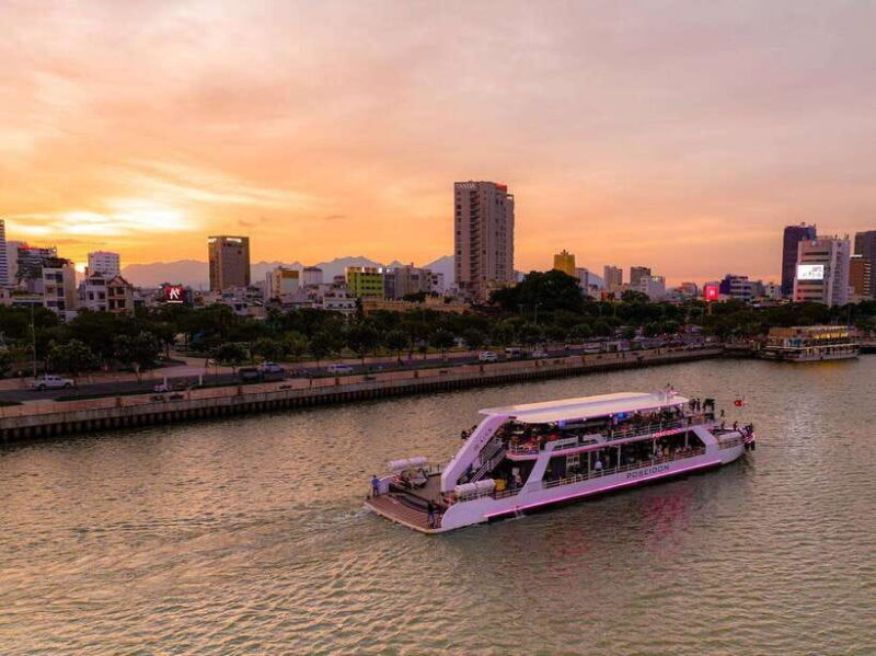 Da Nang: Poseidon Cruise with Dinner and Dragon Bridge Show - Key Points