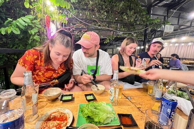 Da Nang Street Food Tour With Sightseeing Cruise On Han River - A Taste of Da Nang: What This Tour Offers