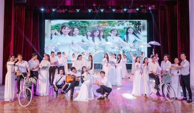 Da Nang: Traditional Vietnamese Ao Dai Elegance Show - The Experience in Detail: A Deep Dive into the Ao Dai Show