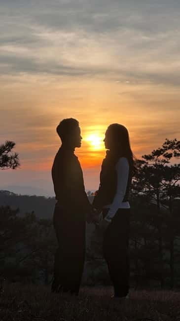 Dalat: Sunset & Starlit Campfire - Nature Hike Photograph - Stargazing and Night Photography