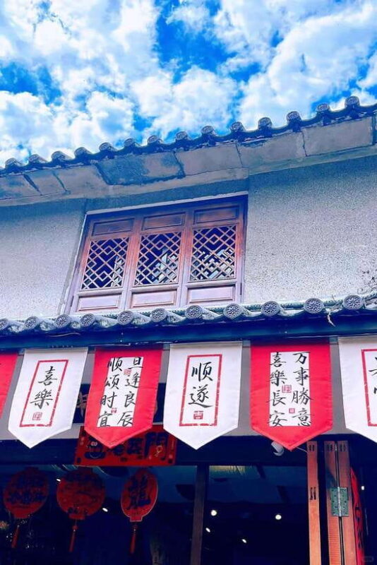 Dali: Xizhou Ancient Town and Dali Ancient City Tour - Discovering Xizhou Ancient Town: A Step Back in Time
