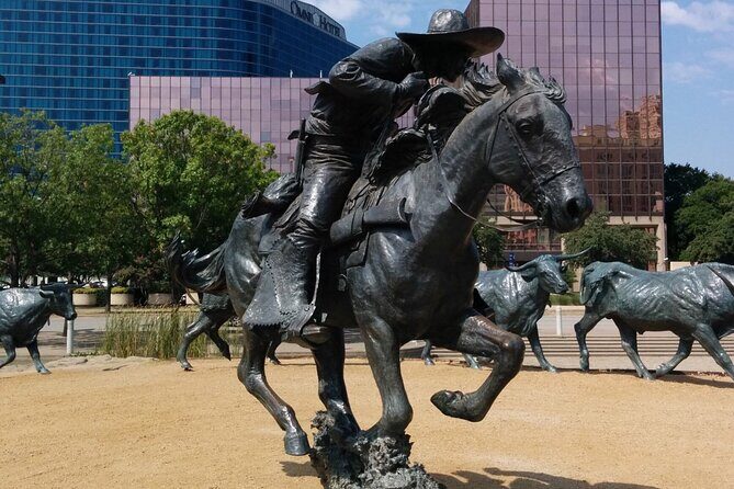 Dallas Historic Walking Tour - An In-Depth Look at the Dallas Historic Walking Tour