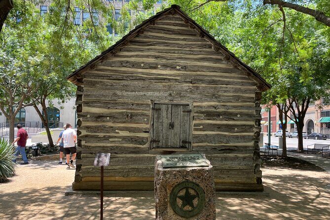 Dallas in Wonderland: A Self-Guided Walking Tour of Dallas - Who Will Love This Tour?