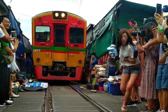 Damnoen Saduak Floating Market & Maeklong Train Market Tour - Who Should Consider This Tour?