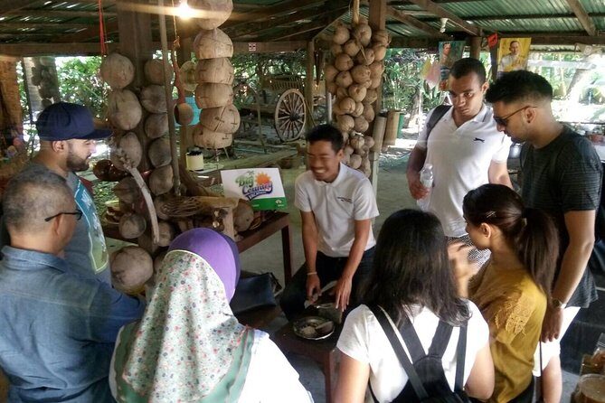 Damnoen Saduak Floating Market Small Group Tour - The Sum Up