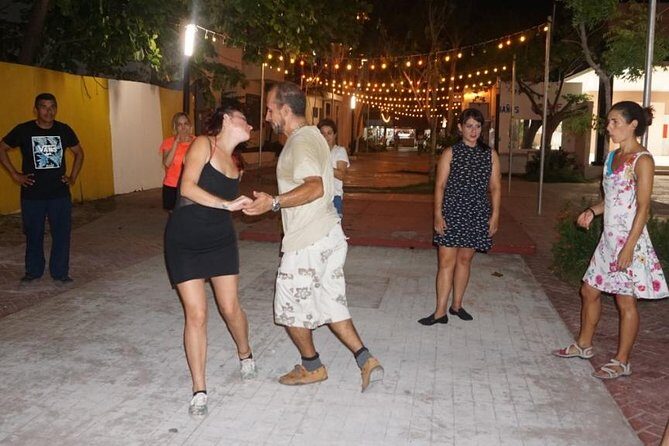 Dance lessons (swing / lindy hop /charleston) - What to Expect from Your Swing Dance Class in Playa del Carmen
