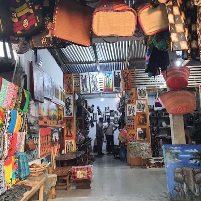 Dar es Salaam: Art & craft market tour and shopping - An Introduction to the Experience
