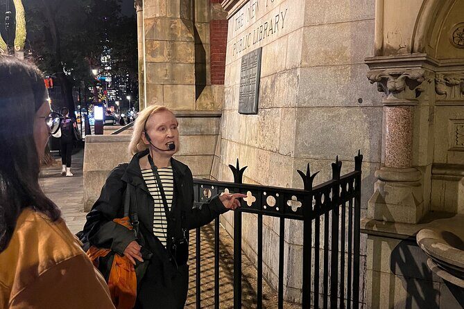 Dark Side & Ghosts of Greenwich Village at Night - A Spookily Delightful Night in Greenwich Village: The Dark Side & Ghosts Tour