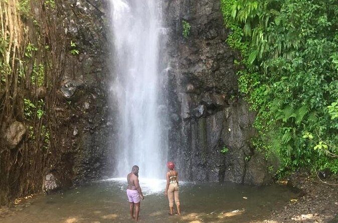 Dark View Falls Tour and Beach - FAQs