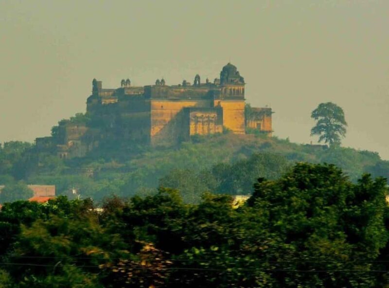 Datia: Bir Singh Palace, Peetambara Peeth & Sonagiri Tour - Who Is This Tour Best For?
