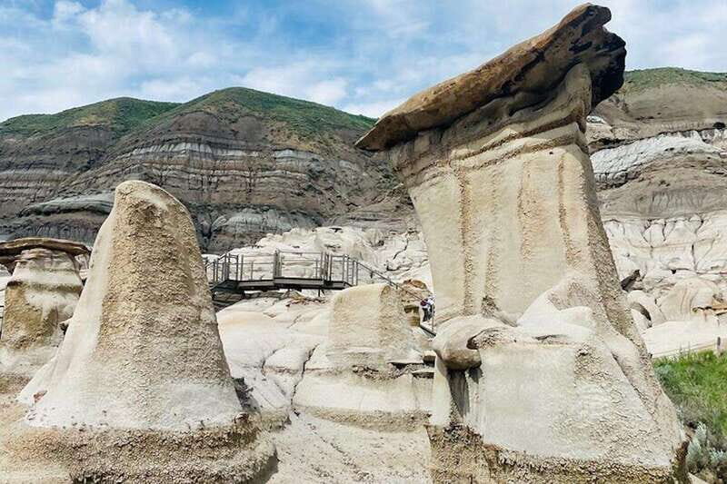 Day of Dinosaurs and Hoodoos From Calgary to the Badlands - An In-Depth Look at the Tour Experience