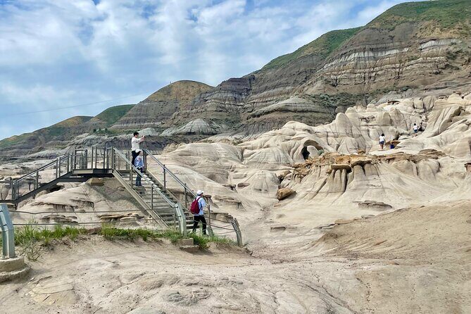 Day of Dinosaurs and Hoodoos From Calgary to the Badlands - A Deep Dive into the Alberta Badlands Tour