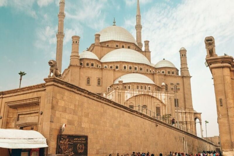 Day tour Great Pyramids and sphinx Egyptian museum Bazzar - Key Points