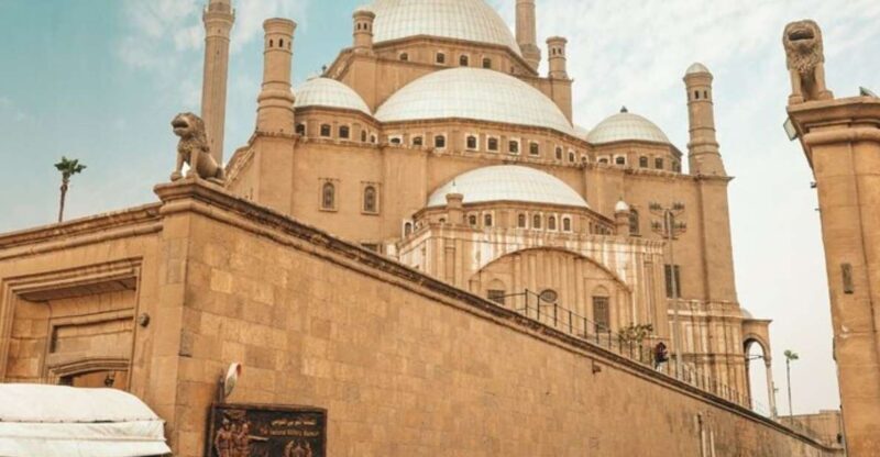 Day tour Great Pyramids and sphinx Egyptian museum Bazzar - The Buzz of Khan El Khalili Bazaar