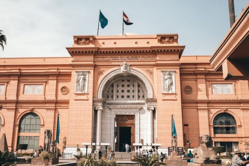 Day tour Great Pyramids and sphinx Egyptian museum Bazzar - FAQs