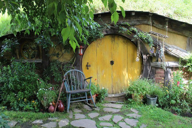 Day Tour Hobbiton + Rotorua from Auckland in Luxury Minibus - Frequently Asked Questions